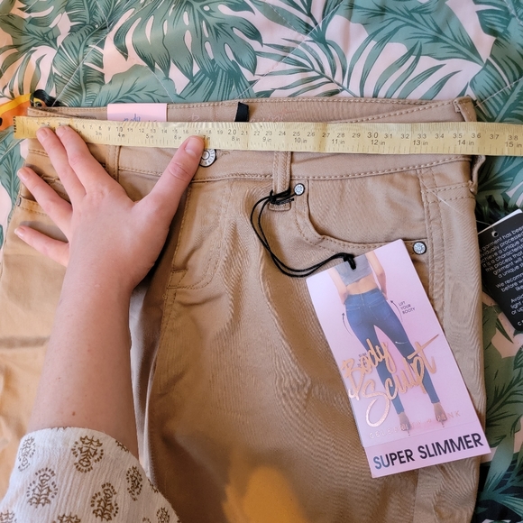 Crop Tan Size 3 - Picture 4 of 11